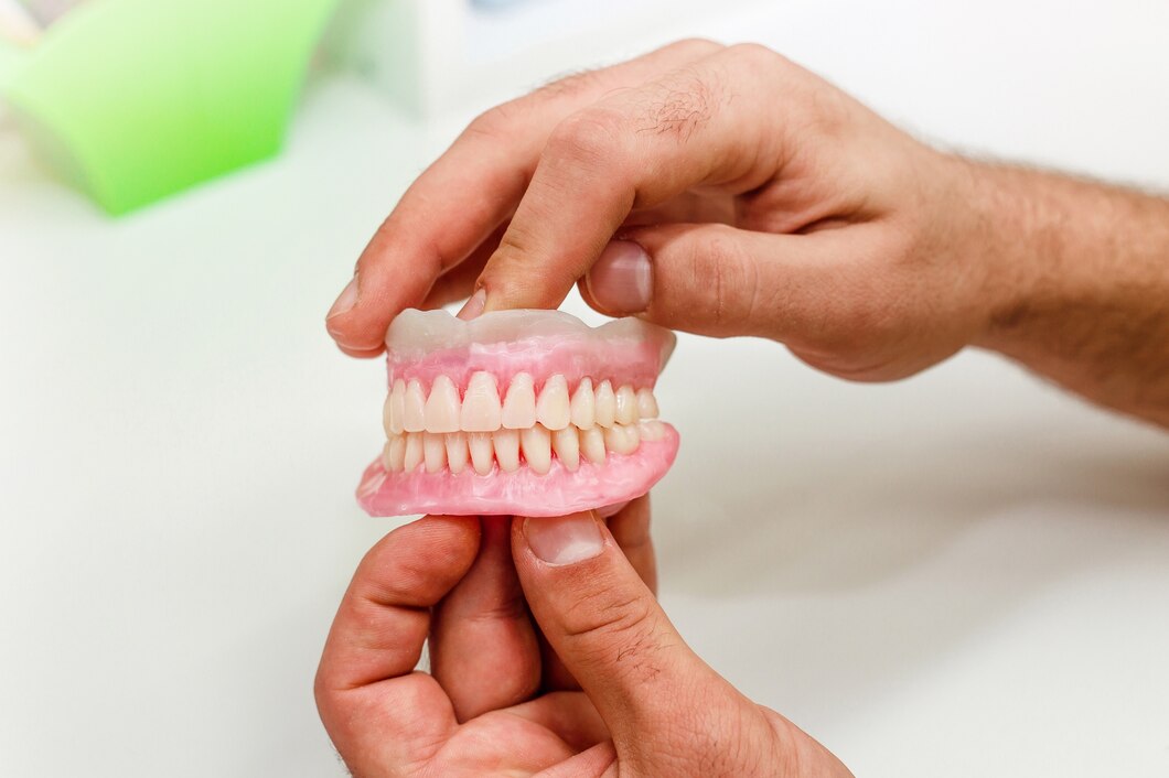Dental Bridges Explained: Types, Treatment Steps, Care and Alternatives